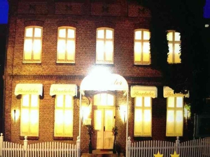 Sterntaler, Rotkäppchen, OG Rechts - Bild 1